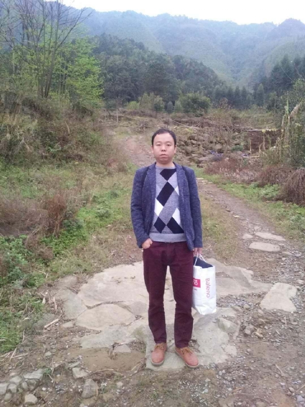 奋斗的第一张照片--邯郸相亲服务中心