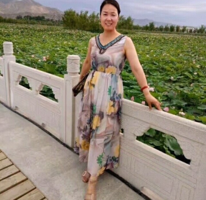 红叶的第一张照片--邯郸相亲服务中心
