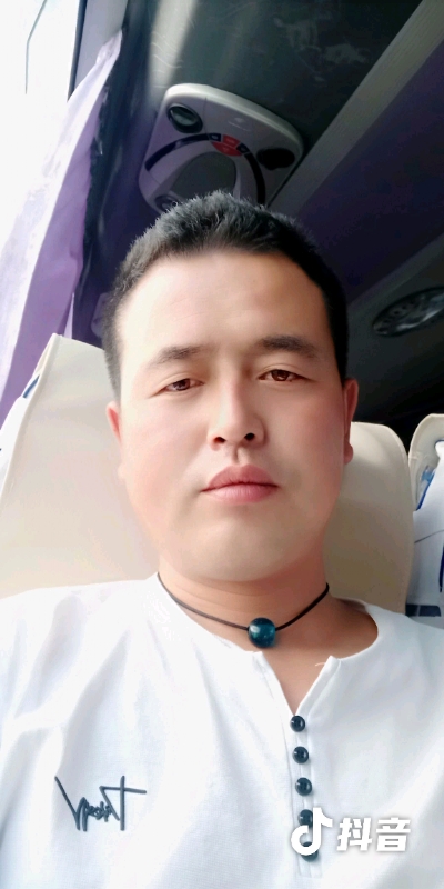 瞬间被爱上的第一张照片--邯郸相亲服务中心