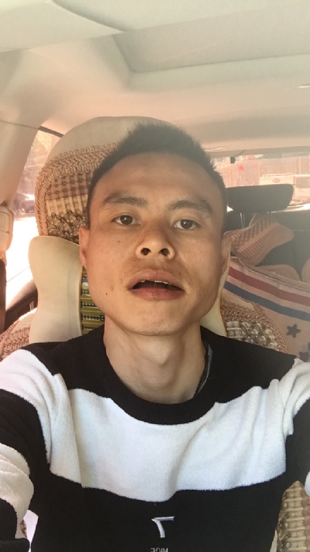 小何的第一张照片--邯郸相亲服务中心