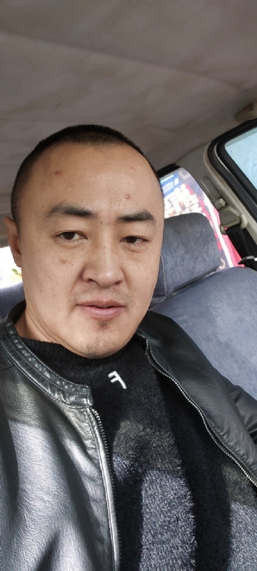 精神九哥的第一张照片--邯郸相亲服务中心