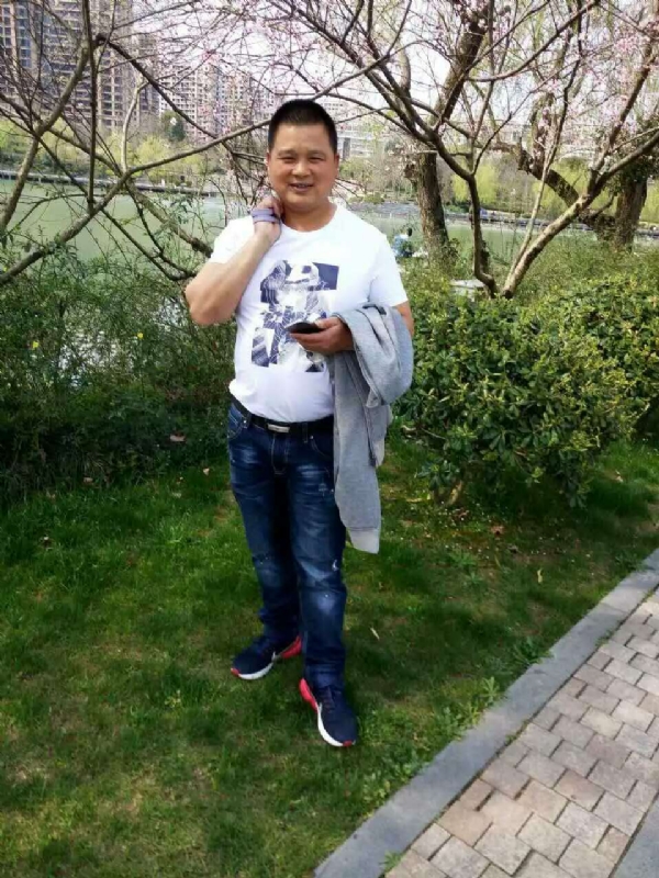 纯爷们的第一张照片--邯郸相亲服务中心