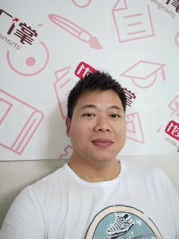 轻静地行走着的第一张照片--邯郸相亲服务中心