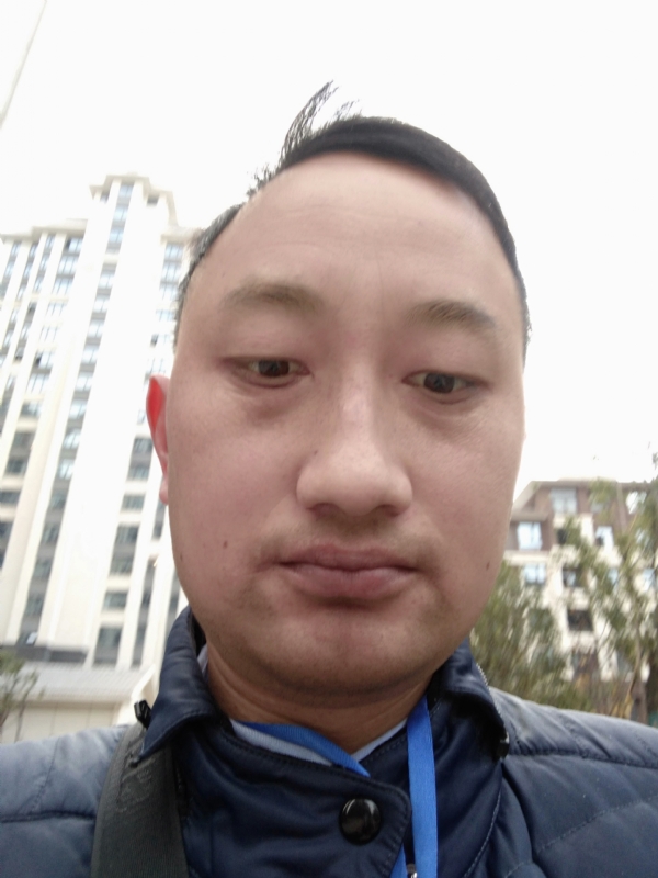 老男人的第一张照片--邯郸相亲服务中心