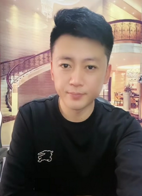 屋顶拾荒人的第三张照片--邯郸相亲服务中心