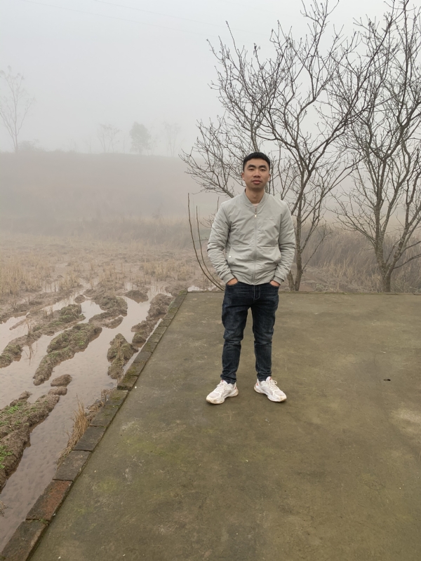 迷路的小猪的第一张照片--邯郸相亲服务中心