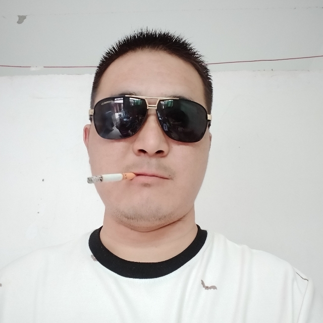 白伟伟的第一张照片--邯郸相亲服务中心