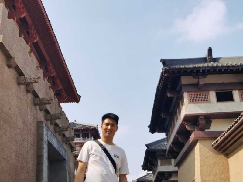 咸鱼不闲的第二张照片--邯郸相亲服务中心