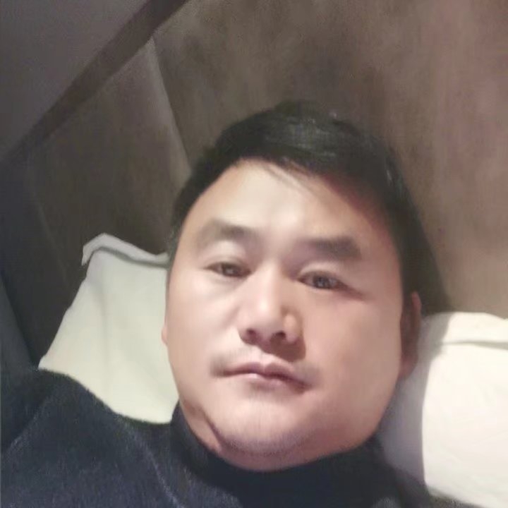 奔跑的第四张照片--邯郸相亲服务中心