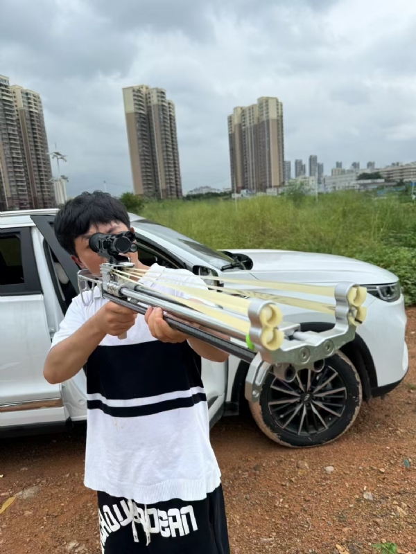 凌其飞的第二张照片--邯郸相亲服务中心