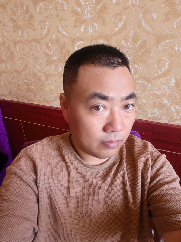 擦亮眼睛向前看的第一张照片--邯郸相亲服务中心