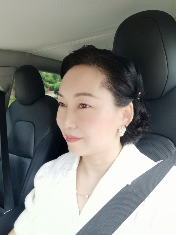 艳阳天的第一张照片--邯郸相亲服务中心